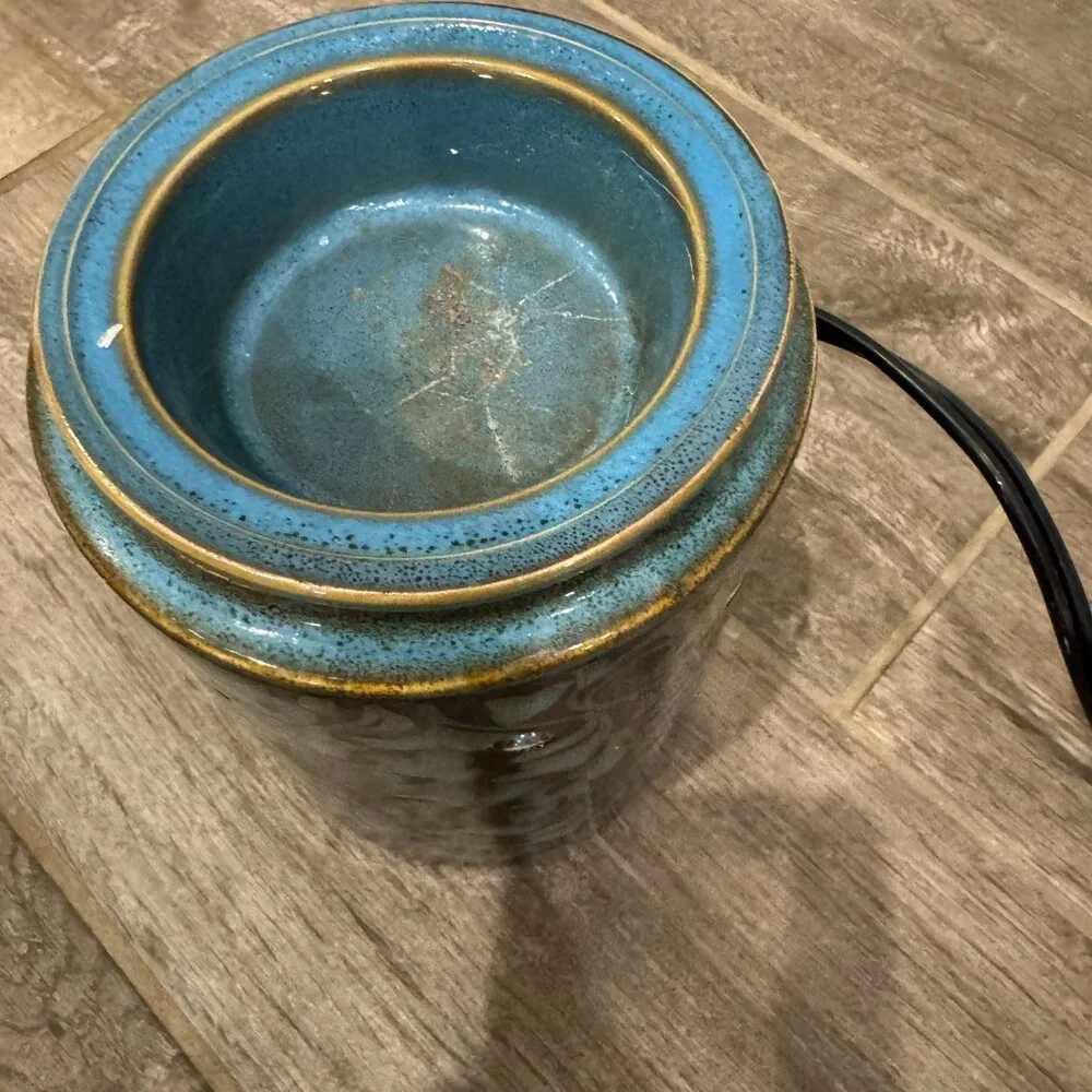 🕯️ Authentic Scentsy Handcrafted Ceramic Electric Wax Warmer‎